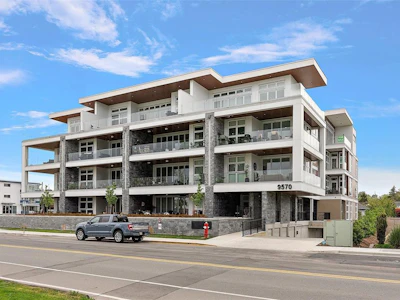 203-9570 Fifth Street - 3