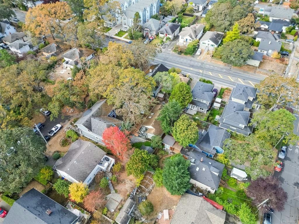 2563 Shelbourne Street, Victoria, BC, V8R 4L7 - 89