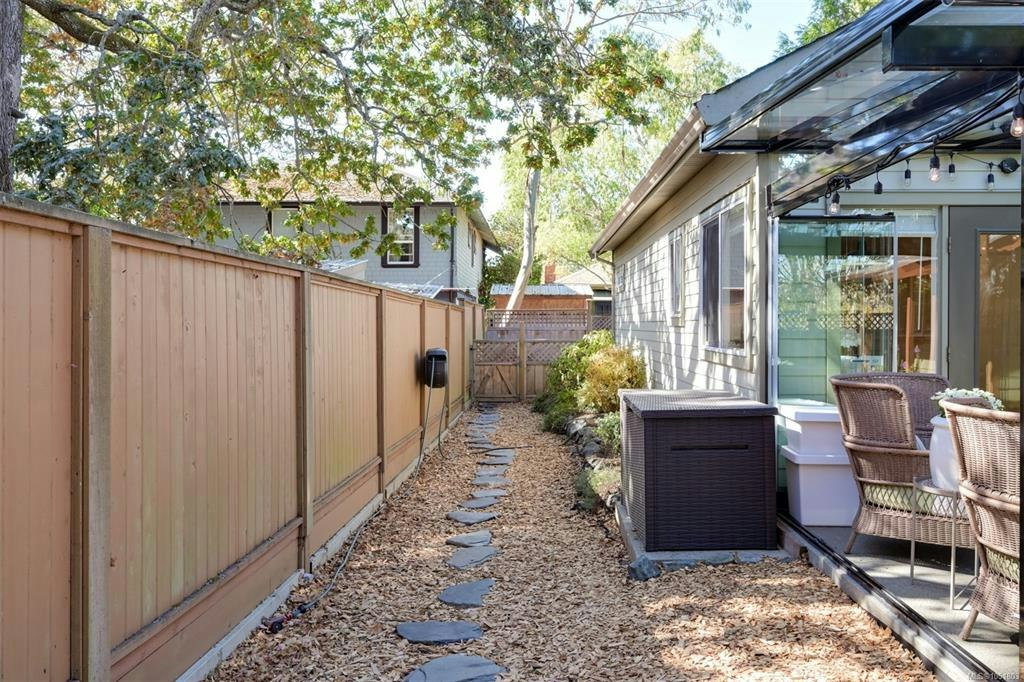 2563 Shelbourne Street, Victoria, BC, V8R 4L7 - 64