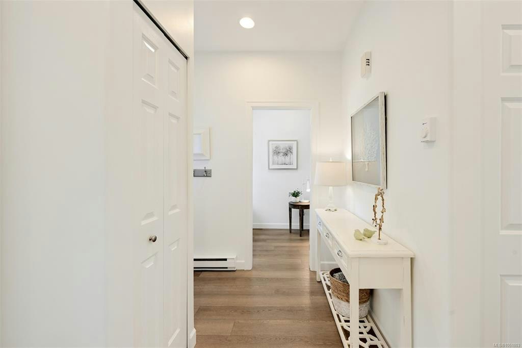 2563 Shelbourne Street, Victoria, BC, V8R 4L7 - 40