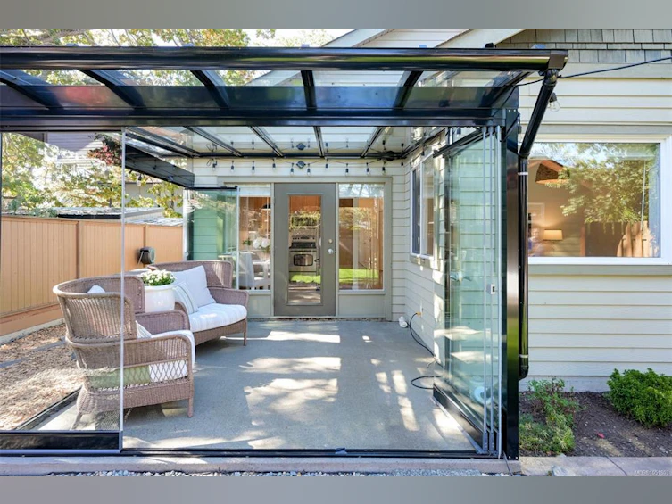 2563 Shelbourne Street, Victoria, BC, V8R 4L7 - 62