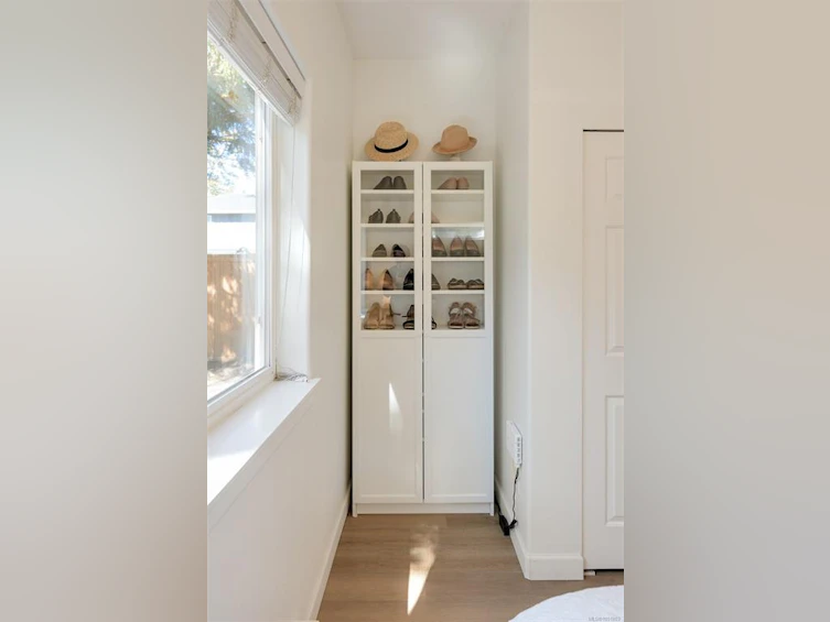 2563 Shelbourne Street, Victoria, BC, V8R 4L7 - 34