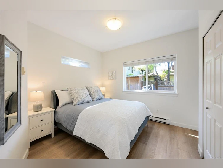 2563 Shelbourne Street, Victoria, BC, V8R 4L7 - 30