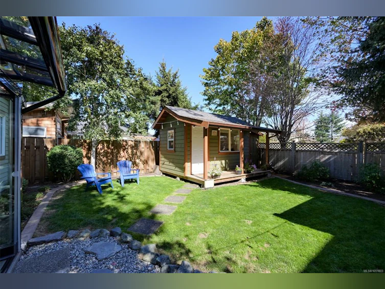 2563 Shelbourne Street, Victoria, BC, V8R 4L7 - 46