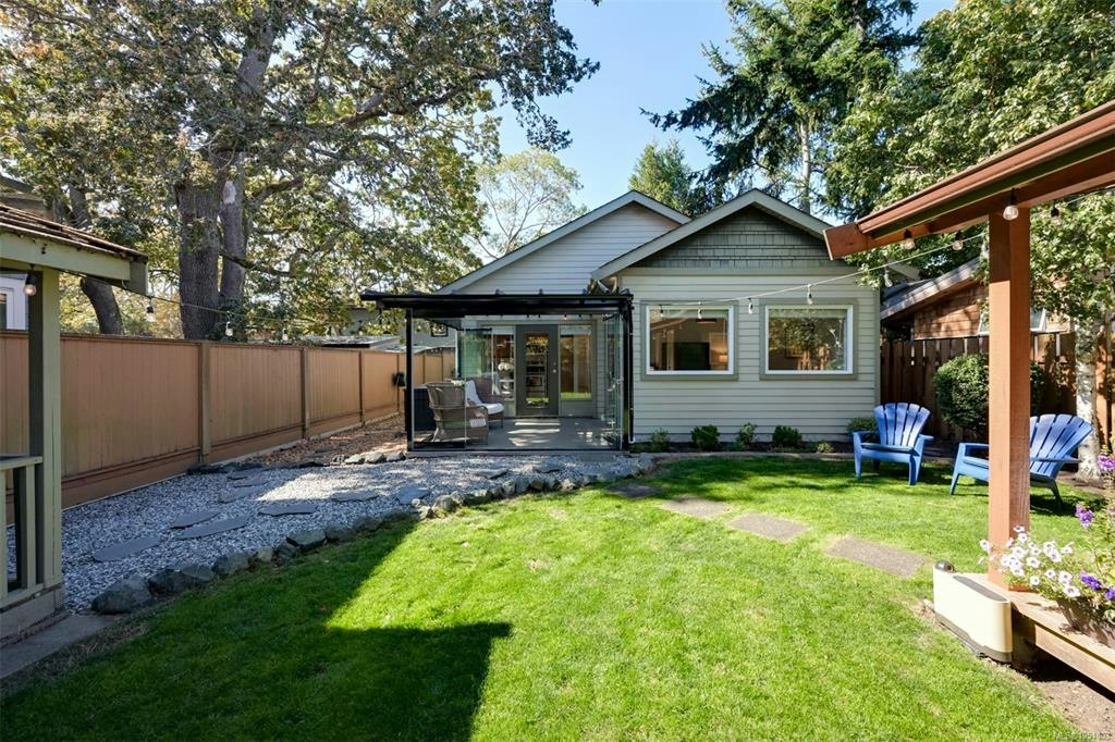 2563 Shelbourne Street, Victoria, BC, V8R 4L7 - 48