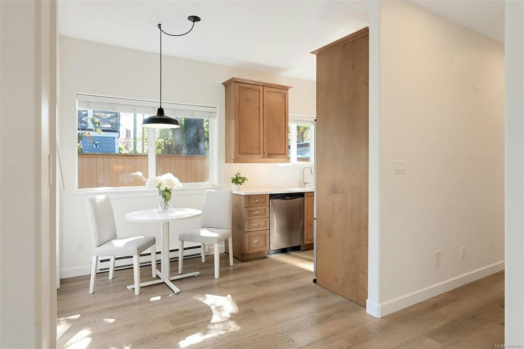 2563 Shelbourne Street, Victoria, BC, V8R 4L7 - 14