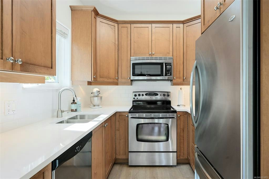 2563 Shelbourne Street, Victoria, BC, V8R 4L7 - 19