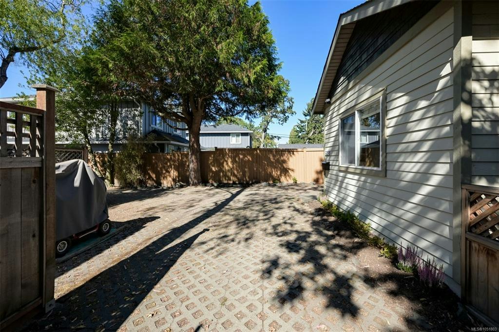 2563 Shelbourne Street, Victoria, BC, V8R 4L7 - 84
