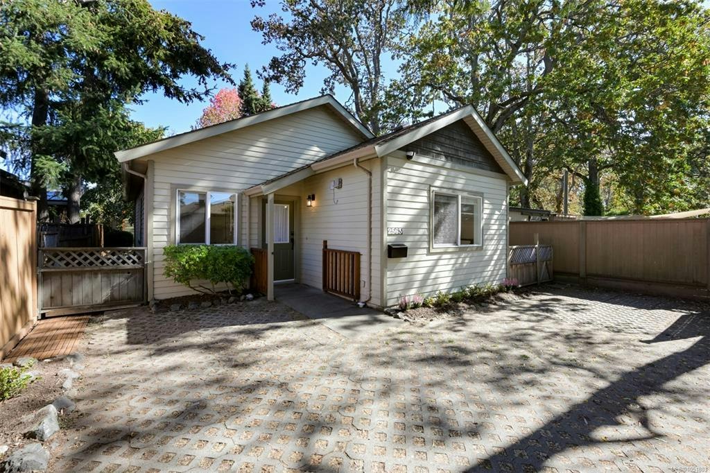2563 Shelbourne Street, Victoria, BC, V8R 4L7