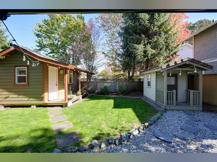 2563 Shelbourne Street, Victoria, BC, V8R 4L7 - 63