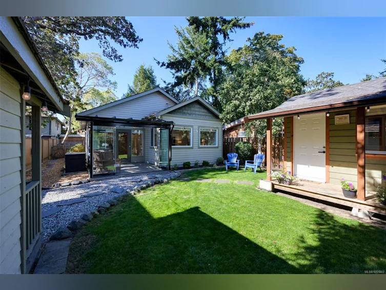 2563 Shelbourne Street, Victoria, BC, V8R 4L7 - 49