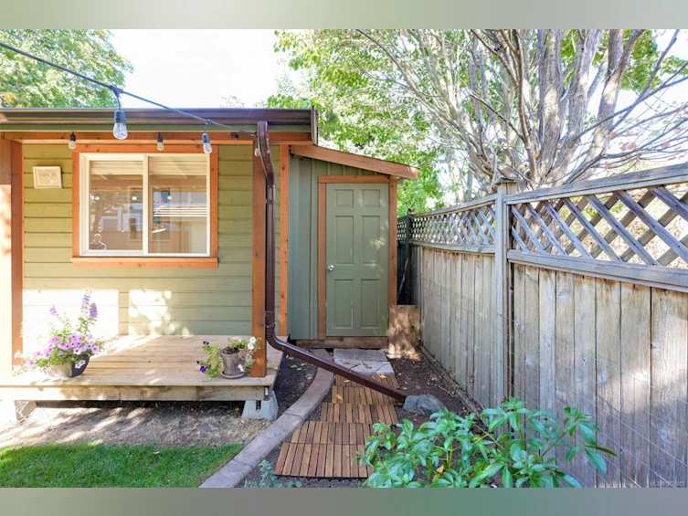 2563 Shelbourne Street, Victoria, BC, V8R 4L7 - 78