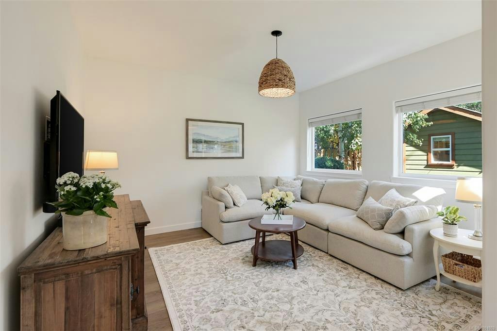 2563 Shelbourne Street, Victoria, BC, V8R 4L7 - 8