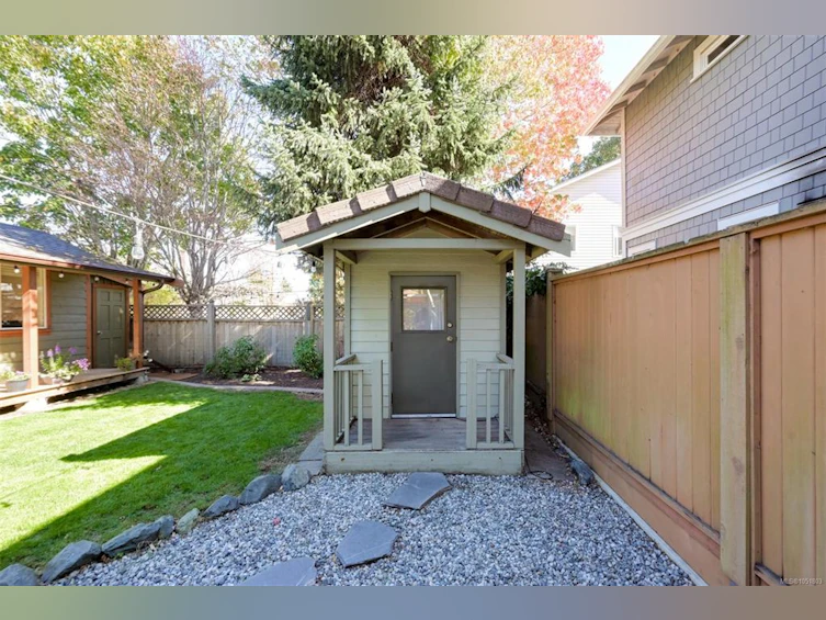 2563 Shelbourne Street, Victoria, BC, V8R 4L7 - 76