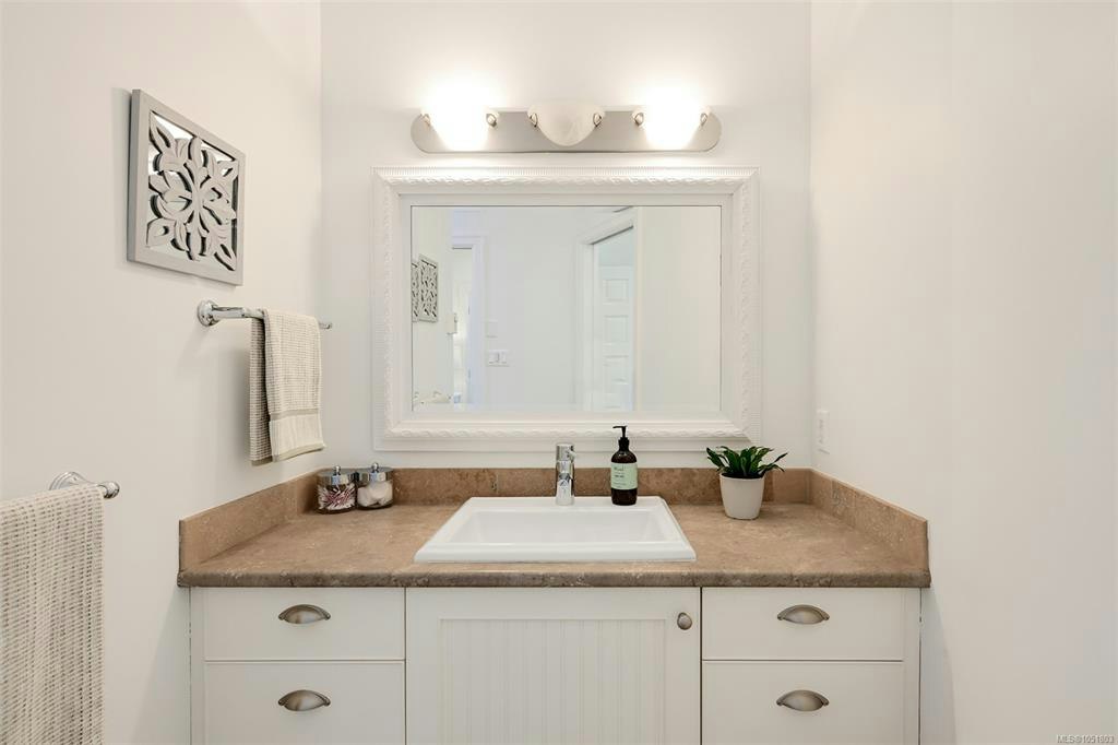 2563 Shelbourne Street, Victoria, BC, V8R 4L7 - 37