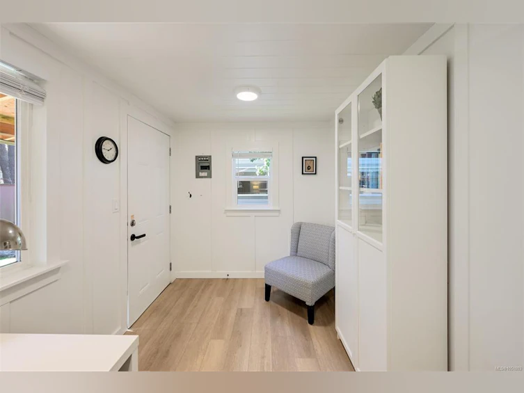 2563 Shelbourne Street, Victoria, BC, V8R 4L7 - 54