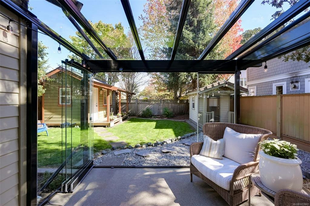2563 Shelbourne Street, Victoria, BC, V8R 4L7 - 60