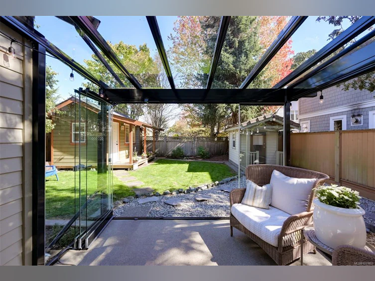 2563 Shelbourne Street, Victoria, BC, V8R 4L7 - 60