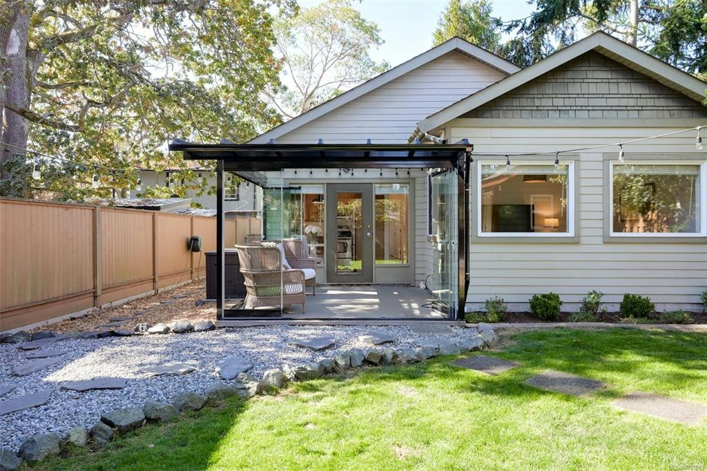 2563 Shelbourne Street, Victoria, BC, V8R 4L7 - 69