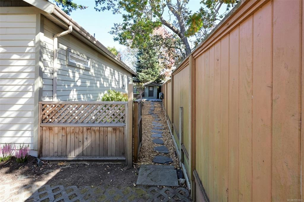 2563 Shelbourne Street, Victoria, BC, V8R 4L7 - 80