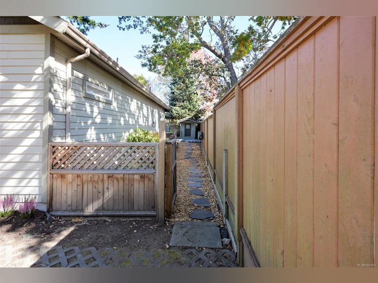 2563 Shelbourne Street, Victoria, BC, V8R 4L7 - 80