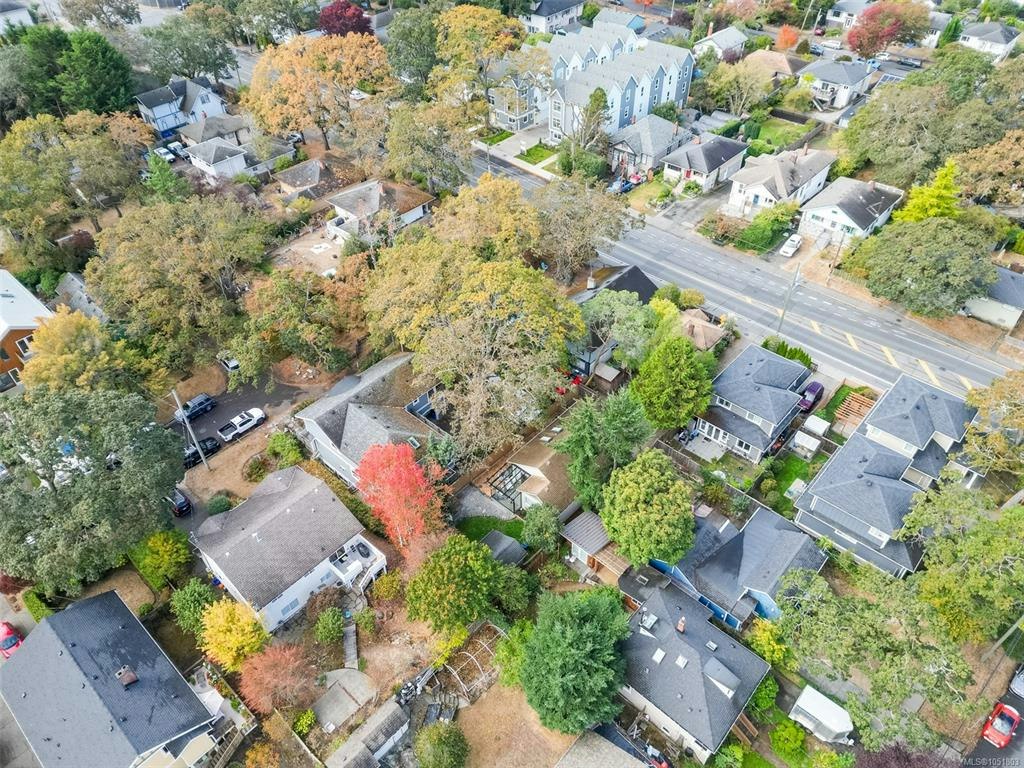 2563 Shelbourne Street, Victoria, BC, V8R 4L7 - 90