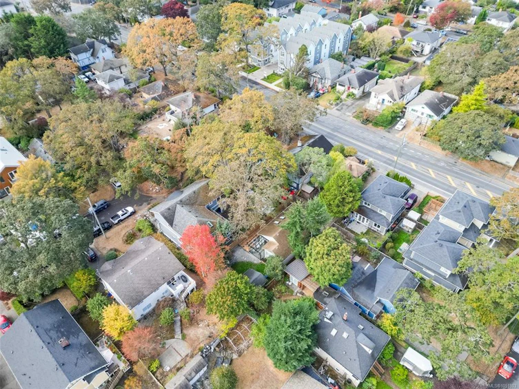 2563 Shelbourne Street, Victoria, BC, V8R 4L7 - 90