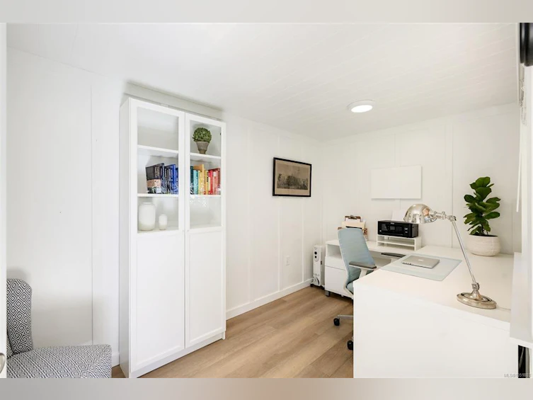 2563 Shelbourne Street, Victoria, BC, V8R 4L7 - 53
