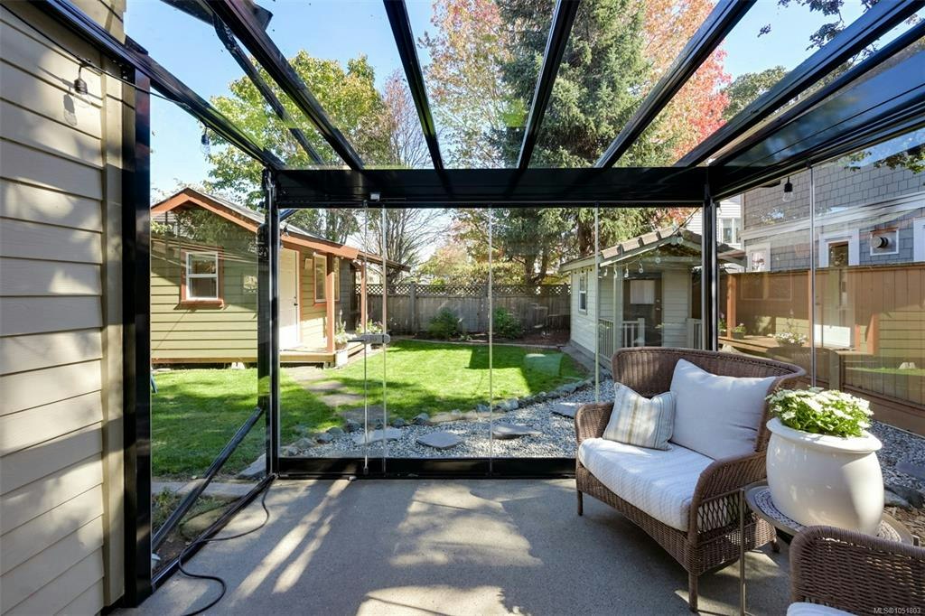 2563 Shelbourne Street, Victoria, BC, V8R 4L7 - 24