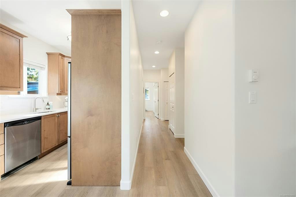 2563 Shelbourne Street, Victoria, BC, V8R 4L7 - 29