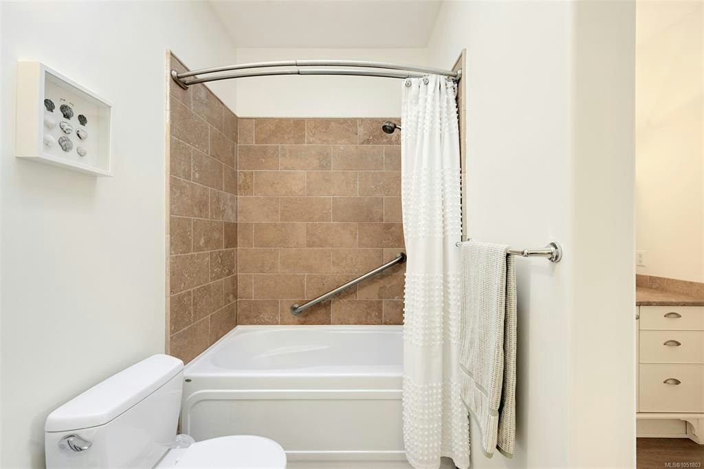 2563 Shelbourne Street, Victoria, BC, V8R 4L7 - 35