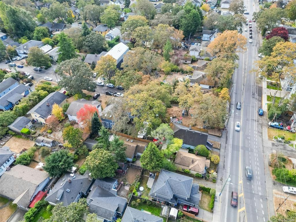 2563 Shelbourne Street, Victoria, BC, V8R 4L7 - 86