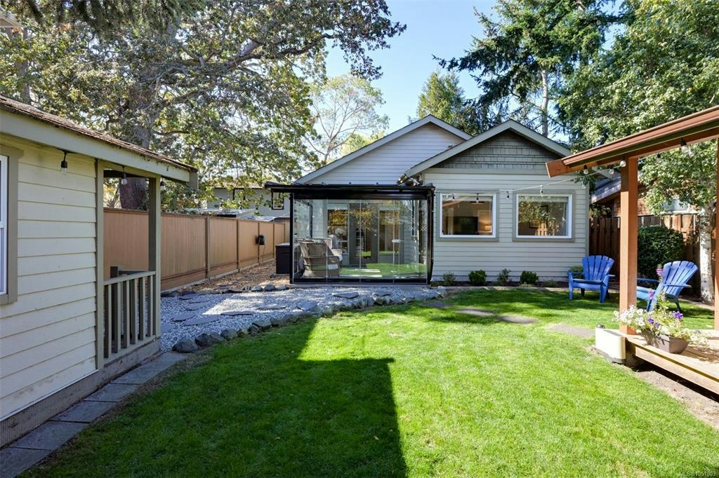 2563 Shelbourne Street, Victoria, BC, V8R 4L7 - 72