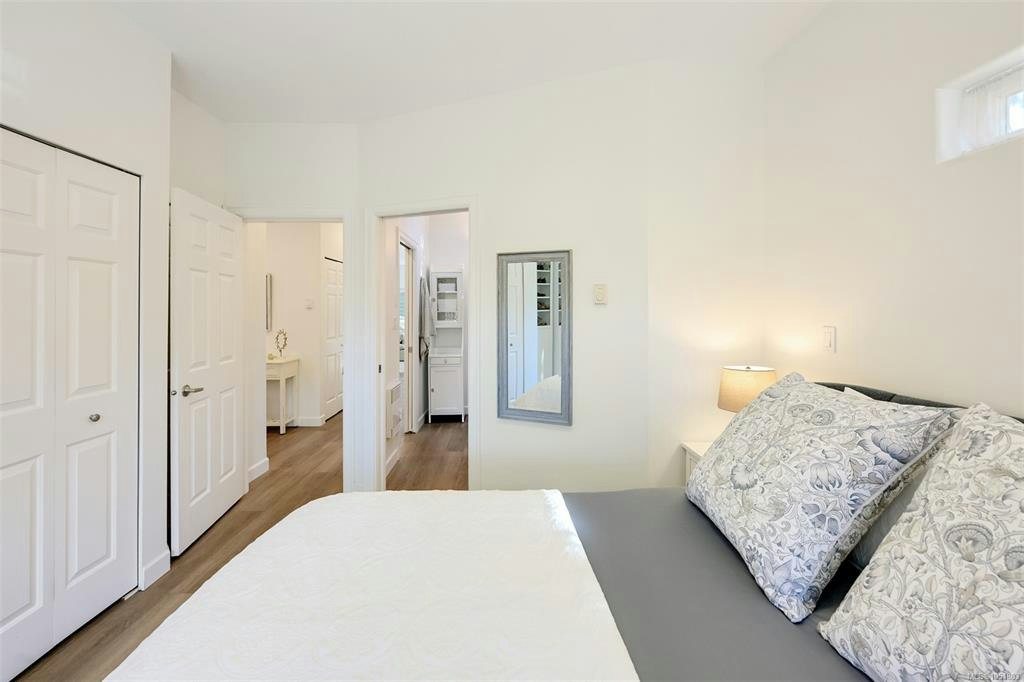 2563 Shelbourne Street, Victoria, BC, V8R 4L7 - 32