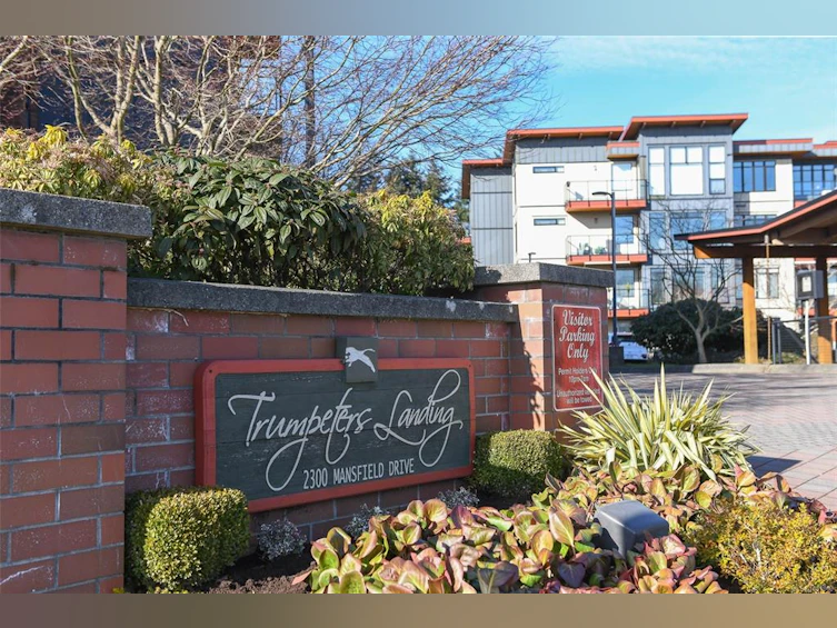 322-2300 Mansfield Drive, Courtenay, BC, V9N 3S3