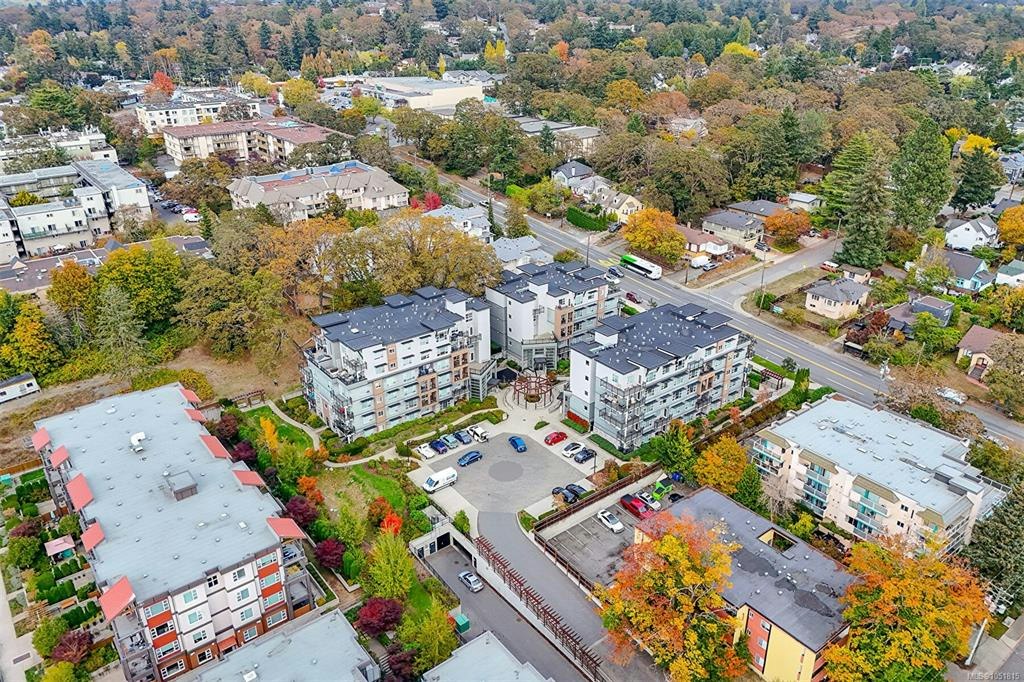 104-1016 Inverness Road, Saanich, BC, V8X 0B1