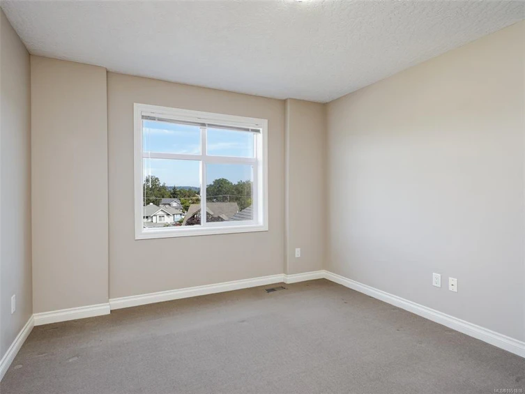809 Rogers Way, Saanich, BC, V8X 5L1 - 22