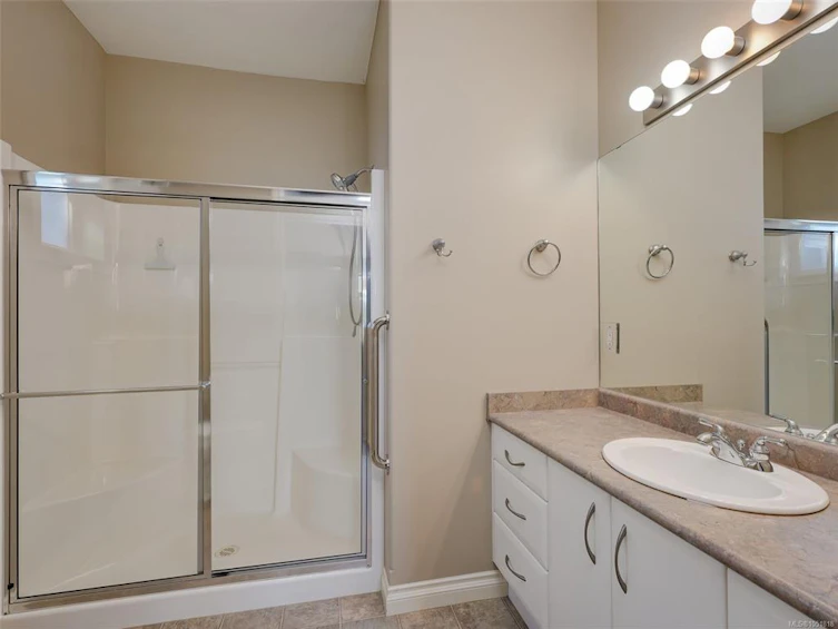 809 Rogers Way, Saanich, BC, V8X 5L1 - 16