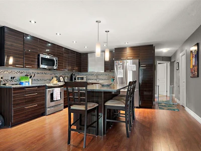 4086 Quadra Street - 3