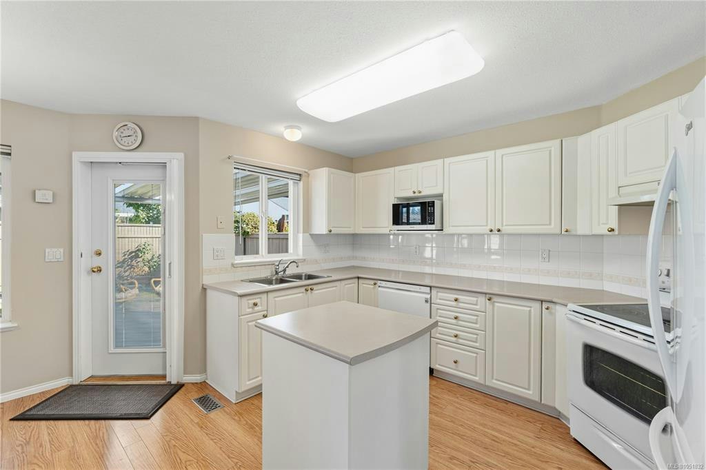 568 Hampstead Street - 3