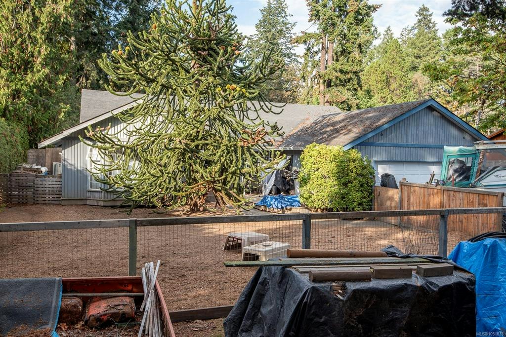 1706 Mills Road, North Saanich, BC, V8L 5S9
