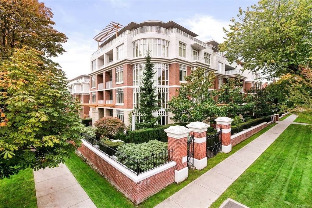 402-999 Burdett Avenue, Victoria, BC, V8V 3G7