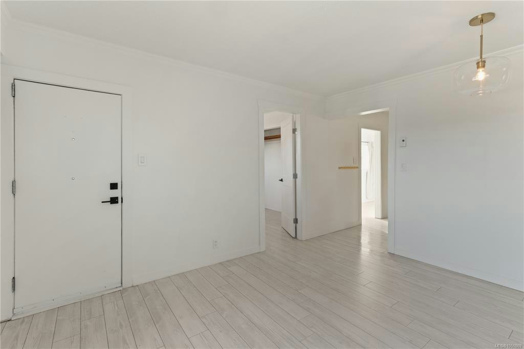 425 Stewart Avenue - 5