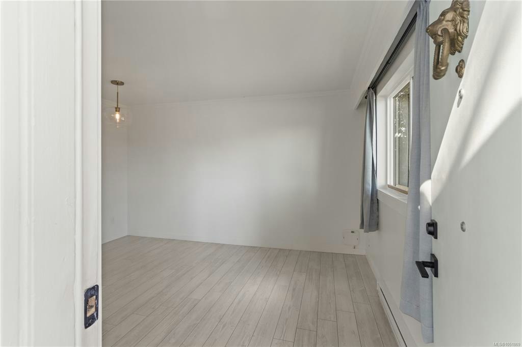 425 Stewart Avenue - 4
