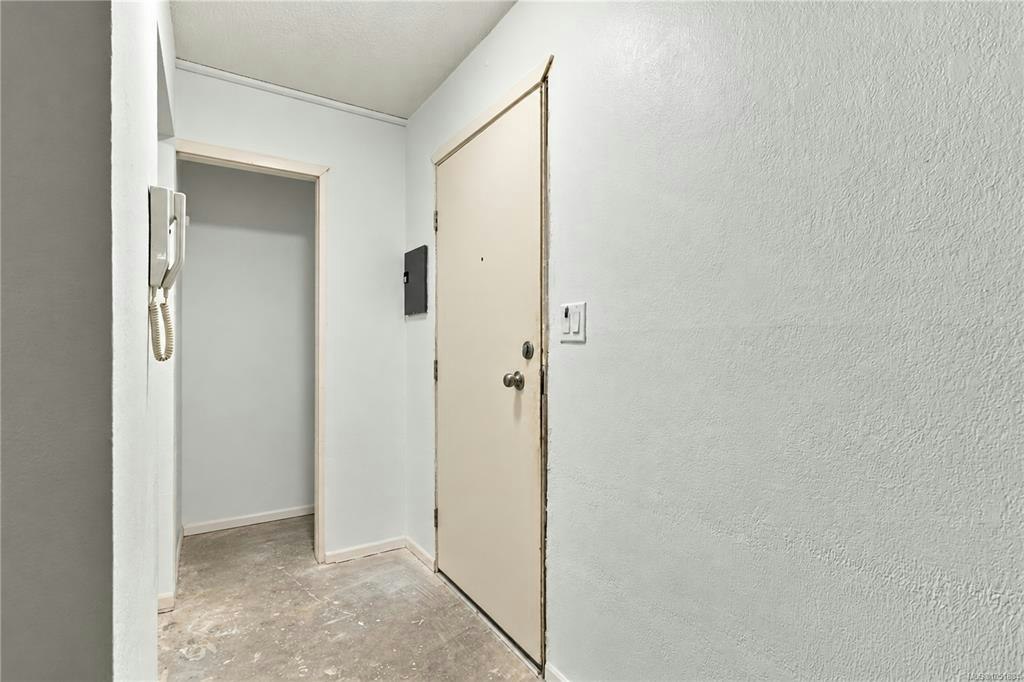 206-3800 Quadra Street, Saanich, BC, V8X 1H8 - 7