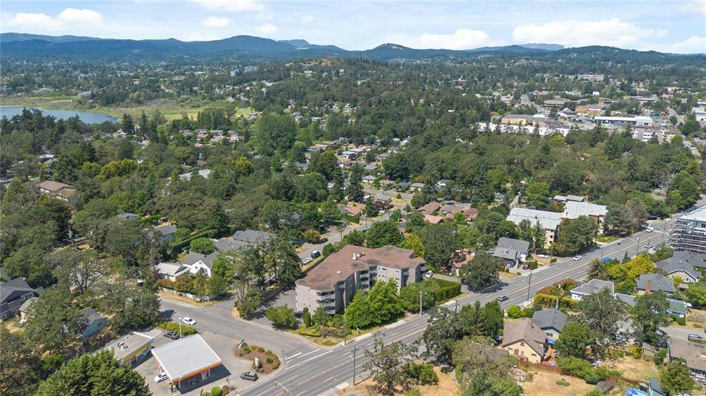 206-3800 Quadra Street, Saanich, BC, V8X 1H8 - 35