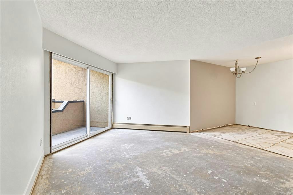 206-3800 Quadra Street, Saanich, BC, V8X 1H8 - 10