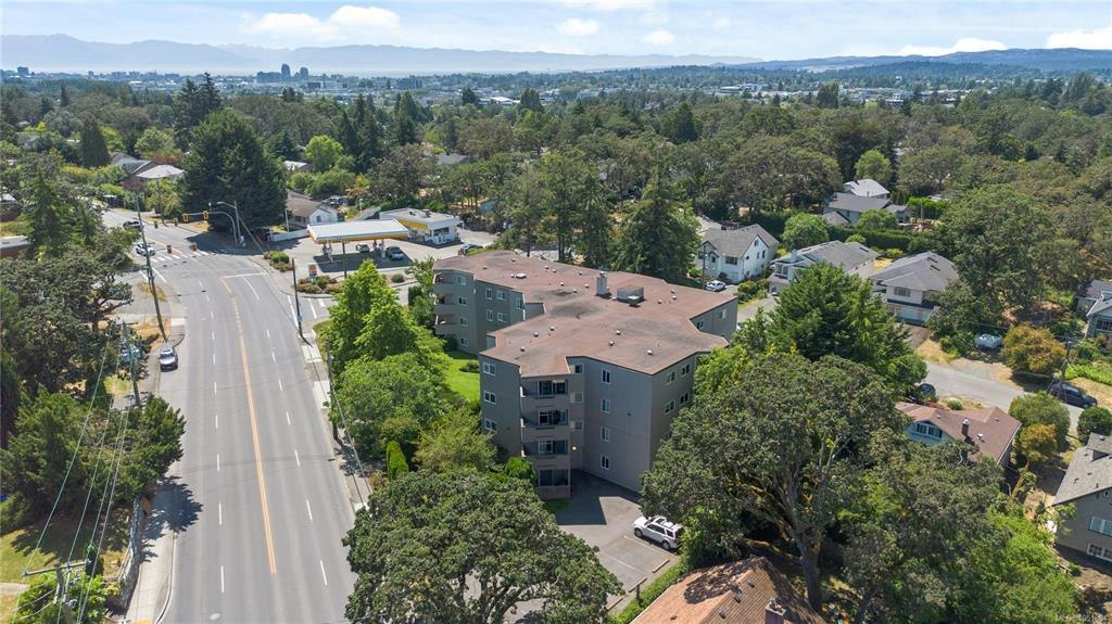 206-3800 Quadra Street, Saanich, BC, V8X 1H8 - 31