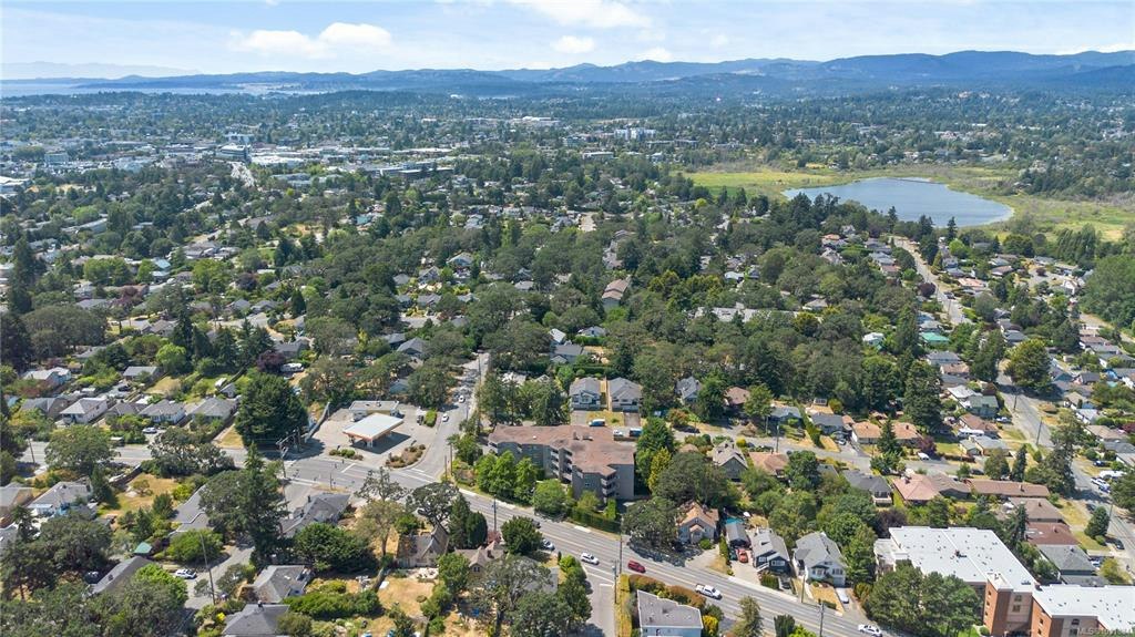 206-3800 Quadra Street, Saanich, BC, V8X 1H8 - 36