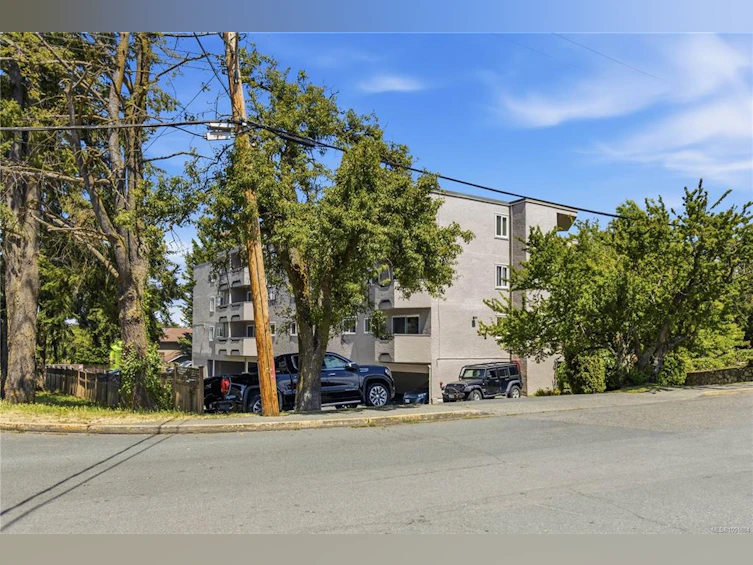 206-3800 Quadra Street, Saanich, BC, V8X 1H8 - 23